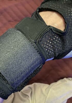 Wrist wraps that come with Spinning Burn Rotator Machine