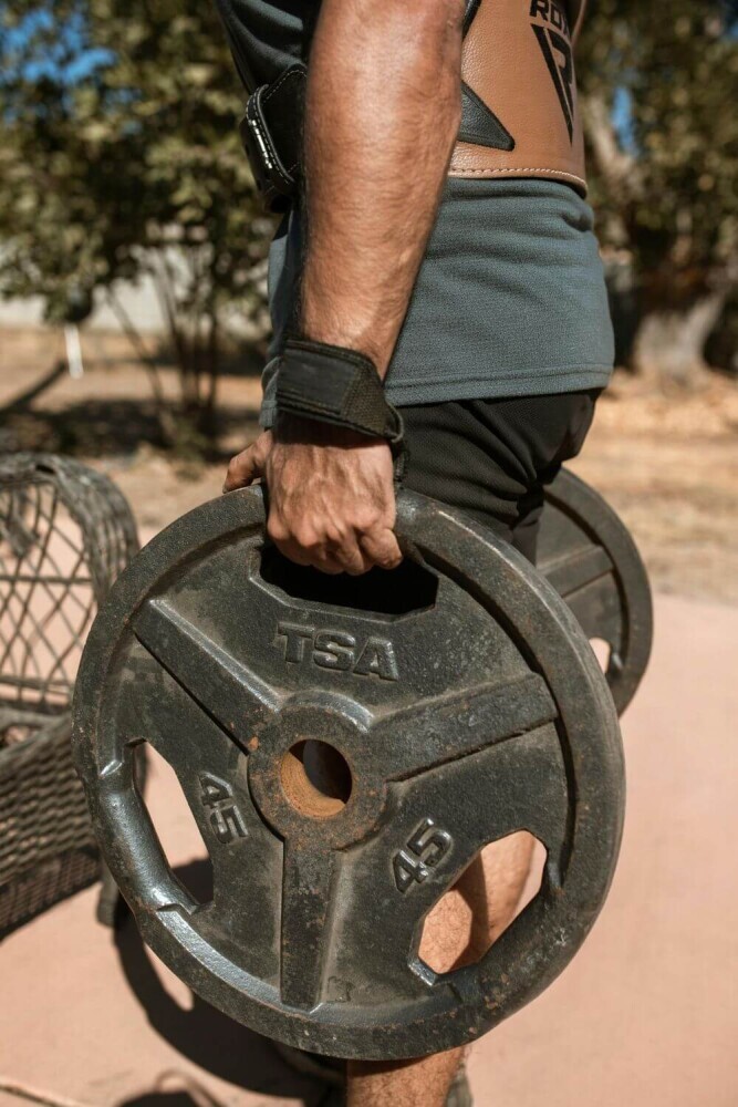 support-grip-strength-for-farmers-walk